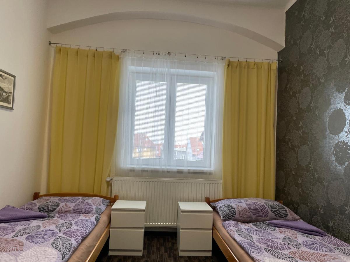 Cetnicka Stanice Hluboka Hluboká nad Vltavou Екстериор снимка