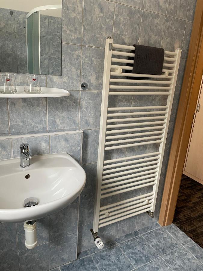 Cetnicka Stanice Hluboka Hluboká nad Vltavou Екстериор снимка