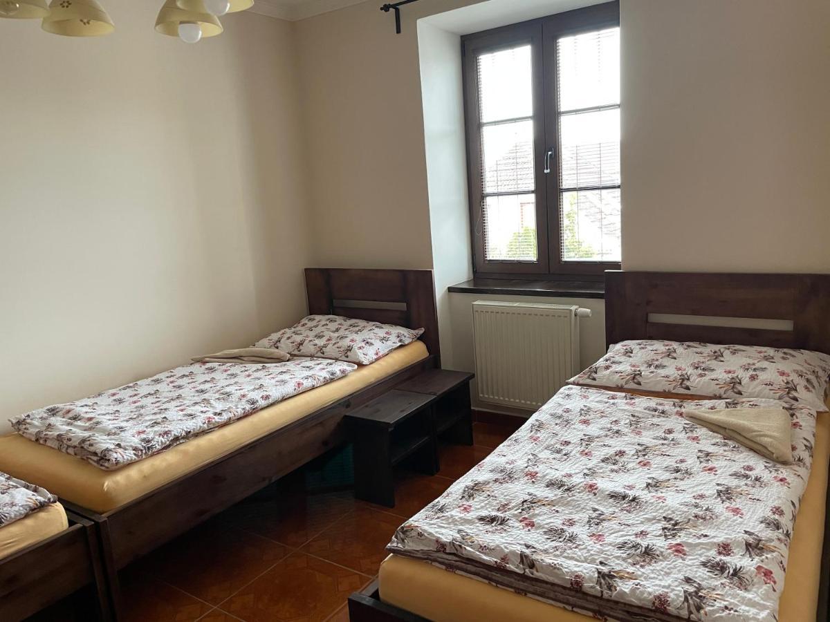 Cetnicka Stanice Hluboka Hluboká nad Vltavou Екстериор снимка